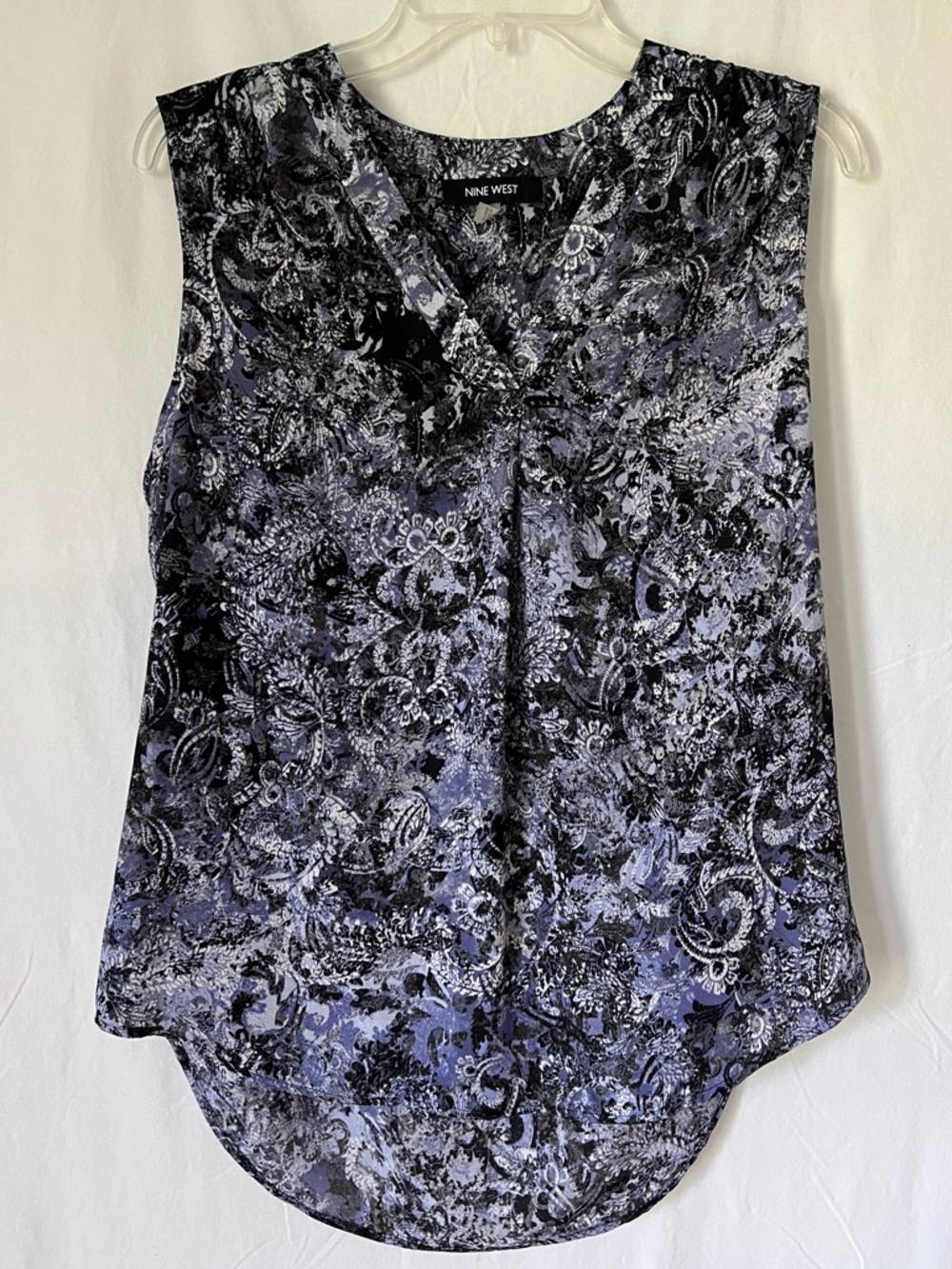 NWT Nine West blouse, blue/black/white design, size Medium